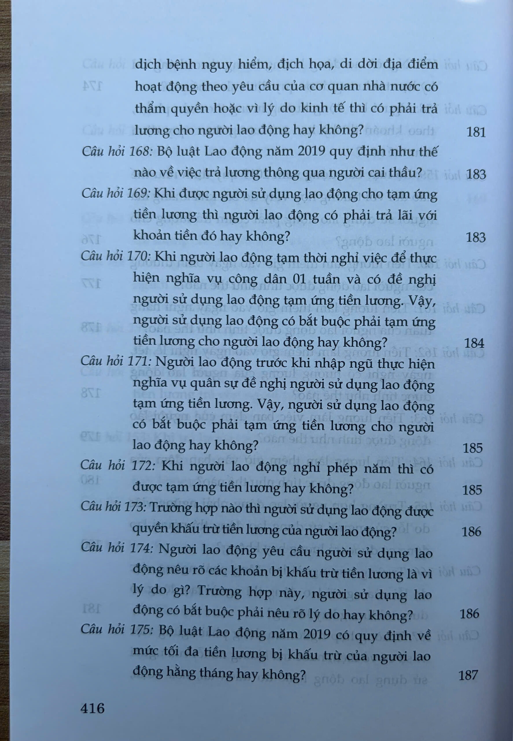 Sách- Hỏi - đáp Bộ luật Lao động (hiện hành- xuất bản lần thứ hai, có sửa chữa, bổ sung) - Ảnh 27