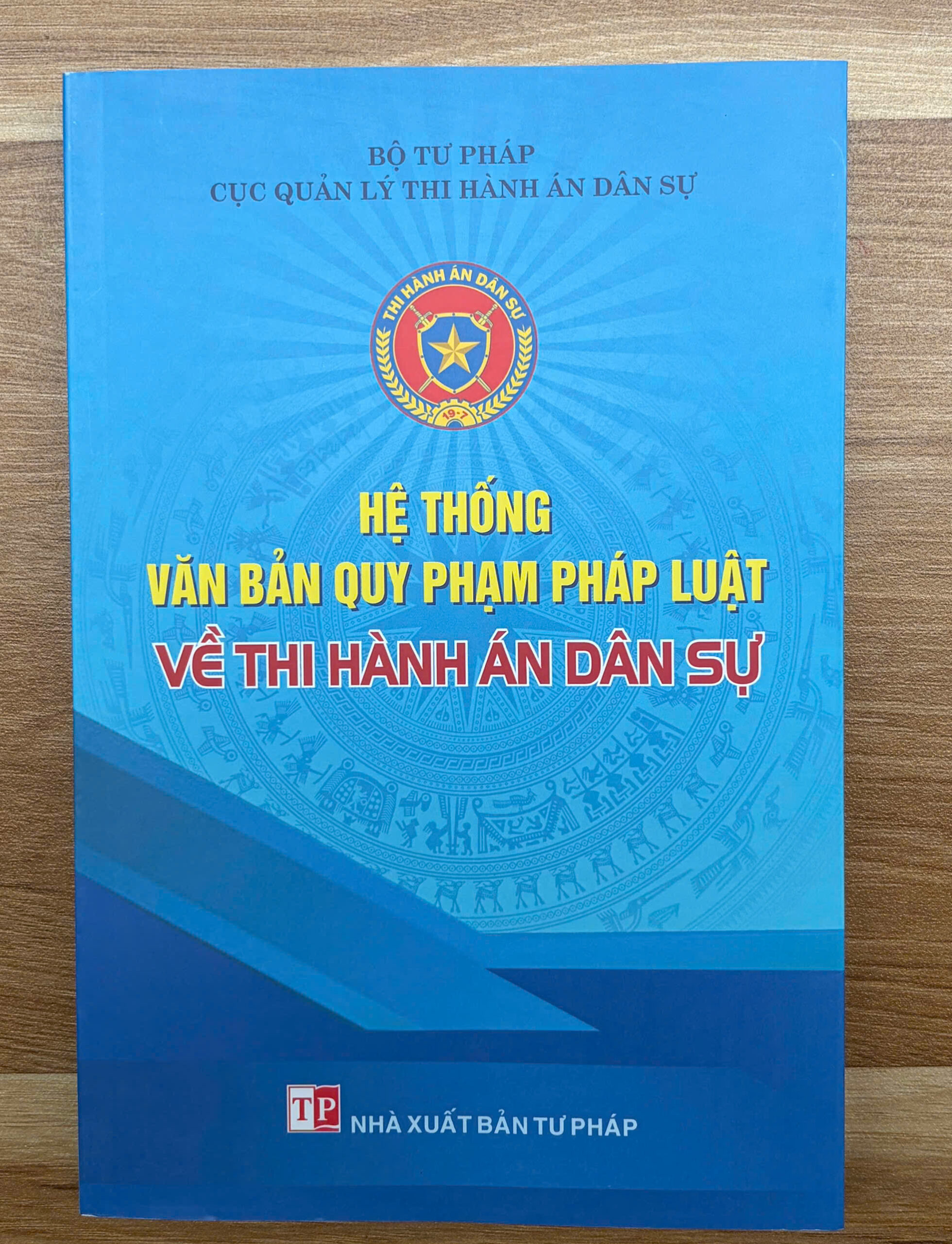 Hệ thống văn bản quy phạm pháp luật về thi hành án dân sự